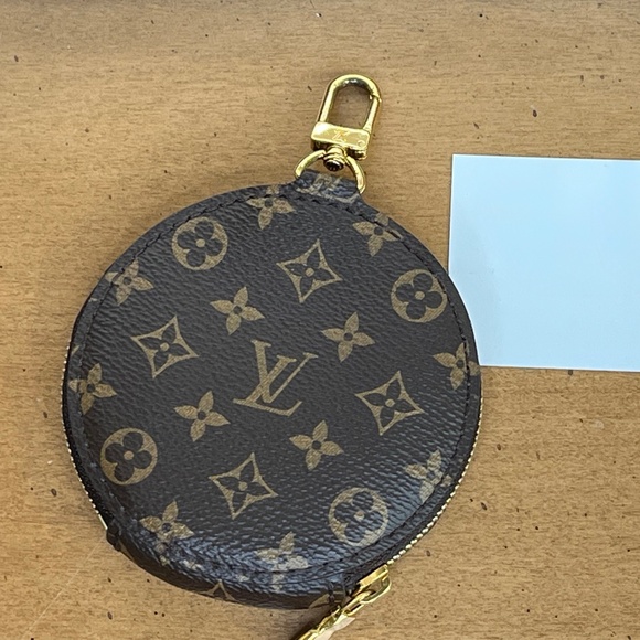 Monogram Multi Pochette Accessories Round Coin Purse - Picture 2 of 8